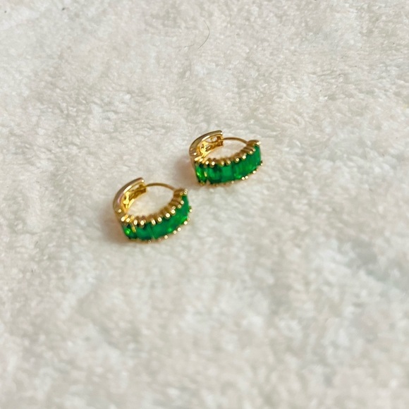 Anthropologie emerald green Gold Hoop Earrings - Picture 1 of 2